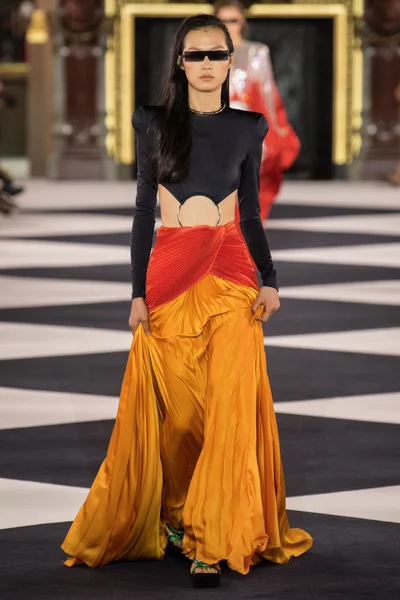 Look 69